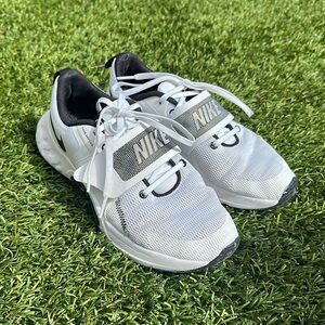 Nike Renew Retaliation 4 sneakers in white (Womens size 7.5/8)